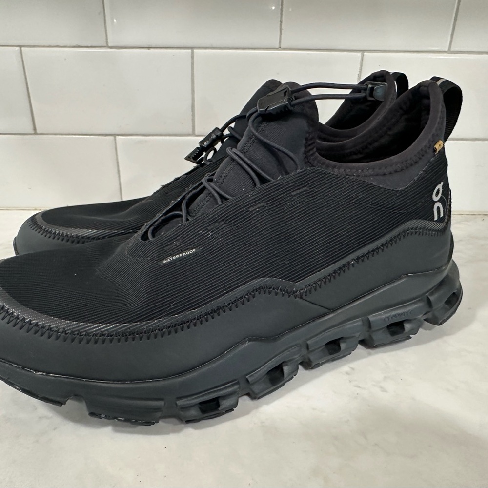 On Cloud Derrickman Suma Women’s Black Athletic Shoes - Picture 1 of 8